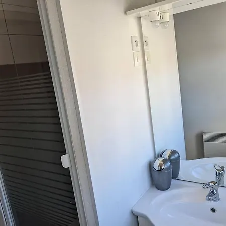 4 Voyageurs - Proche Apartment